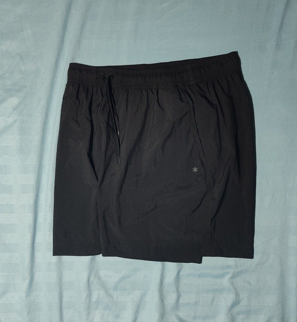 SNOWPEAK WOVEN SHORT (Category: Shorts) located in Pagadian. Submitted by miraculouspat (Listing ID 1470854713, Image 1). Description: L 15.5 W 28 AUTHENTIC NO ISSUE.