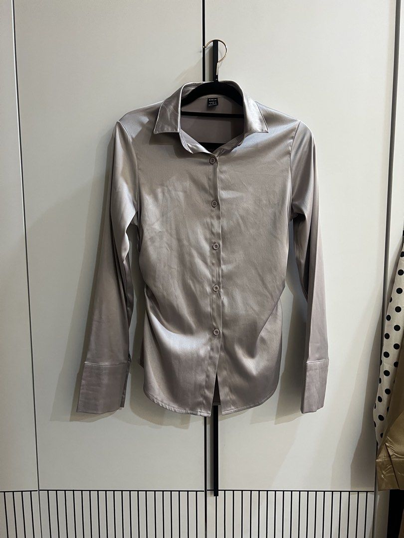 Solid Button Front Satin Shirt (Category: Shirts) located in Johor Bahru. Submitted by yasmeensyahirah (Listing ID 1470805608, Image 1). Description: .