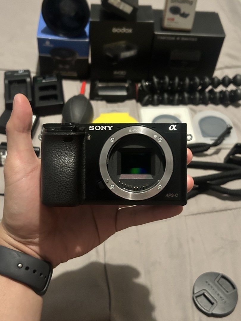 Sony A6000 Camera Photo/Vlogging Bundle, Photography, Cameras on Carousell