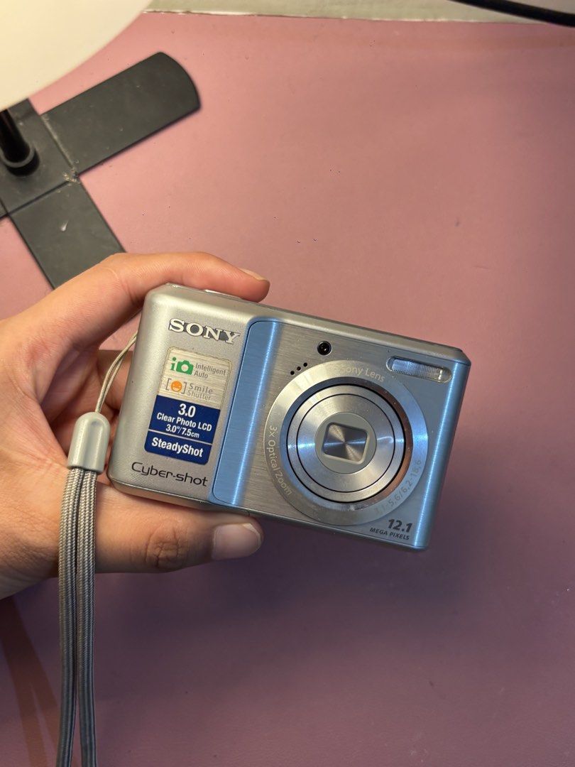 SONY CYBERSHOT DSC-S2100 (Category: Cameras) located in Bacoor. Submitted by eriiaannaaganda (Listing ID 1470790175, Image 2). Description: Sony Cybershot DSC W-S2100 🏷️2499 issue:mild lcd burn only SONY CYBERSHOT DSC-S2100 -12.1 mp -3x zoom -8/10 body cosmetics -CCD Sensor -fully functional - zoom, flash, and all buttons working -2AA batteries unit battery strap pouch charger 📍Bacoor Cavite.