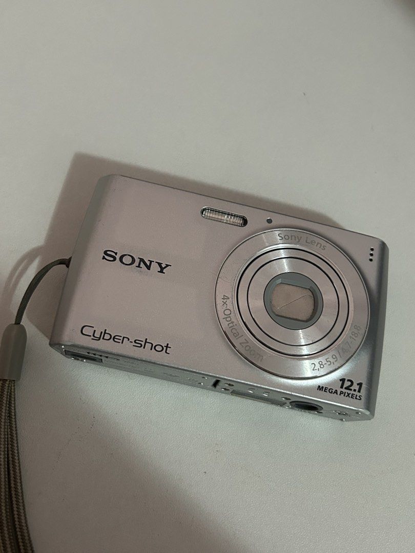 SONY DSC-W510 DIGICAM (Category: Cameras) located in Manila. Submitted by kiaamari (Listing ID 1470845228, Image 1). Description: 📸 FOR SALE: SONY DSC-W510 DIGICAM! ✨ looking for a digicam to capture cute, nostalgic, vintage-style photos? 🤍 this sony steadyshot dsc-w510 is perfect for your travel adventures, everyday moments, and picture-perfect memories! 📷 - CAMERA DETAILS * 12.1 megapixels * 4x optical zoom * 2.7-inch LCD screen * Sweep Pano