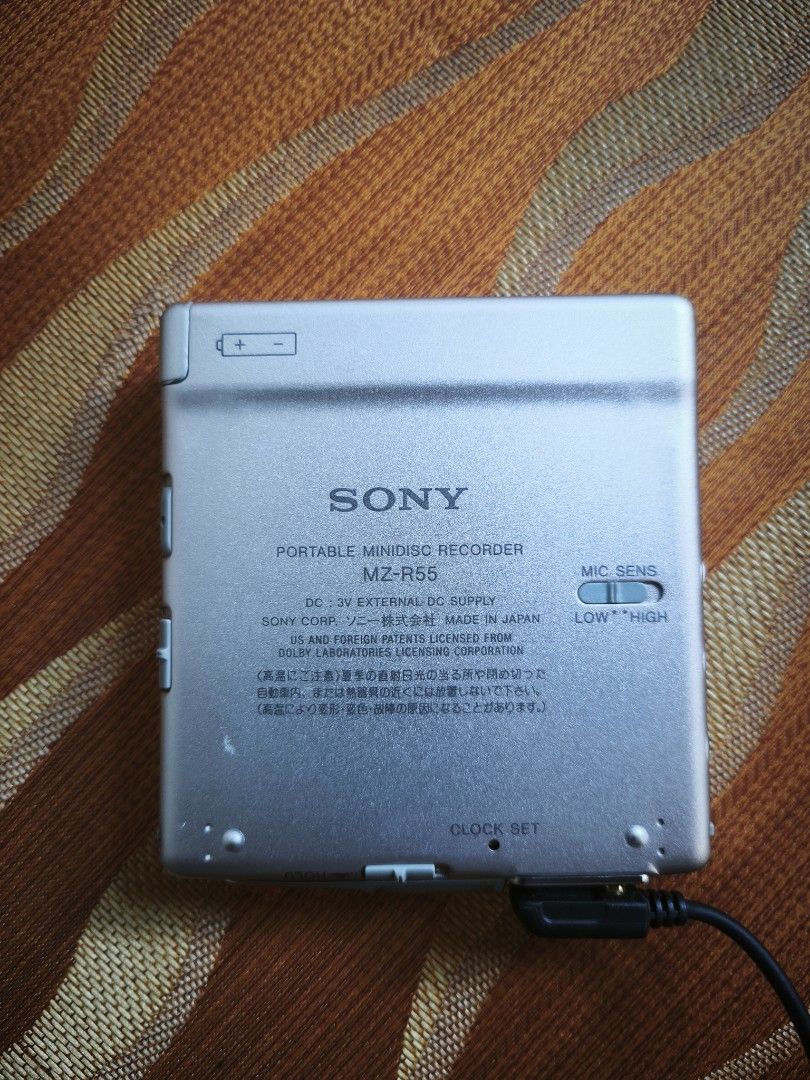 Sony Walkman MZ-R55 Portable MiniDisc (Category: Portable Music Players) located in Candon. Submitted by ylocos_thrifts (Listing ID 1470813713, Image 2). Description: Tested/Working Sony Walkman MZ-R55 Portable MiniDisc Remote/Headset is working Gum Battery Operated.
