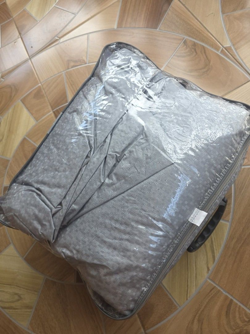 SPORTech Waterproof Dual Layer Car Cover (Category: Upholstery, Seatcovers and Other Interior Parts and Accessories) located in Lipa City. Submitted by pugnerd25 (Listing ID 1470838454, Image 2). Description: SPORTech Waterproof Dual Layer Car Cover Large for Full-sized Hatchback SUV ₱1,600 RFS: Decluttering Pick up ONLY: Casa Feliz Subdivision Brgy Pusil Lipa City or meet up at SNR Lipa Brand: SporTech -Waterproof -DualLLyye Garterïzed edges for
