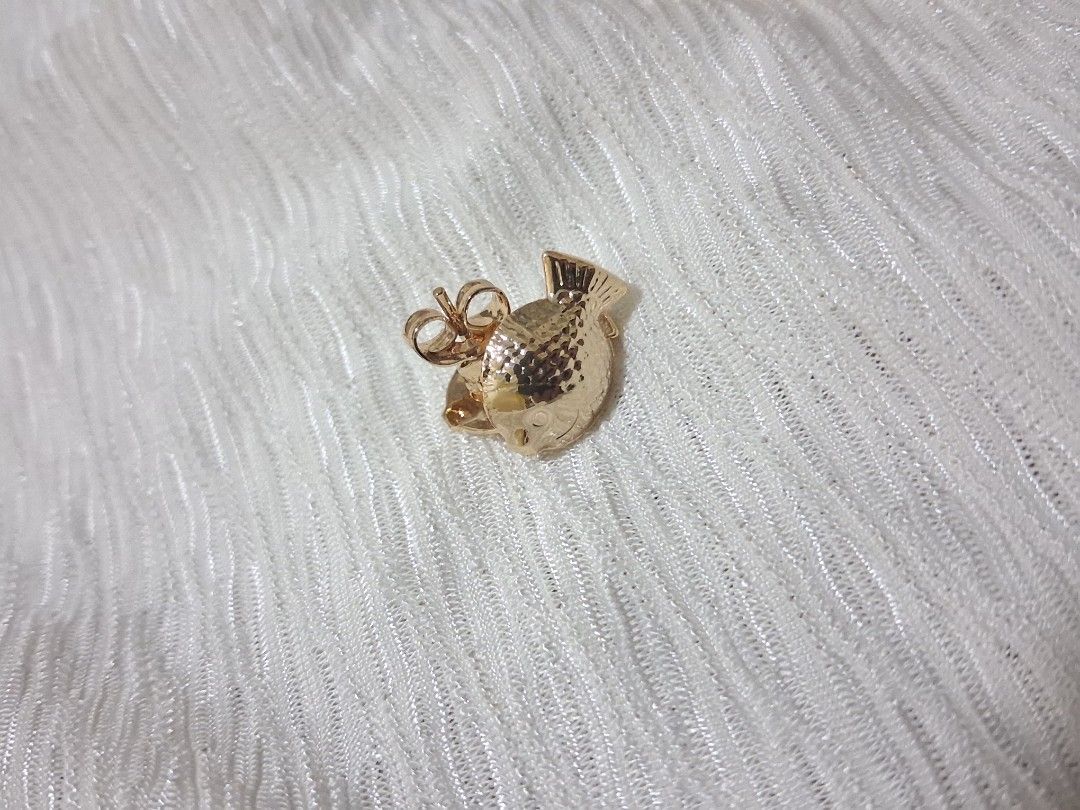 Stainless gold hypoallergenic (Category: Ear Care) located in Quezon City. Submitted by harmony_09 (Listing ID 1470876295, Image 2). Description: 77 pairs BRANDNEW.
