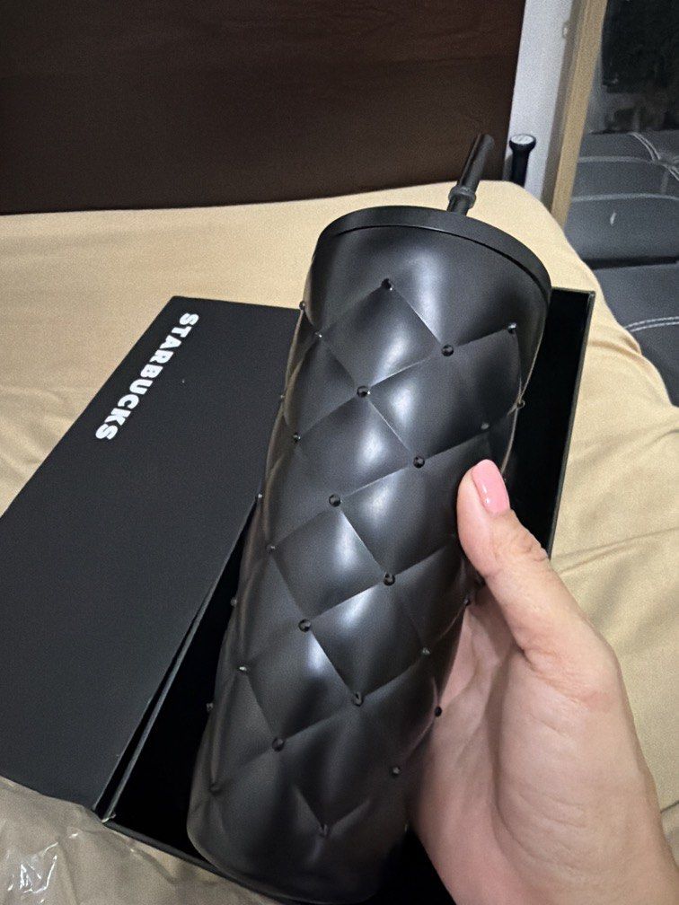 Starbucks Tumbler (Category: Water Bottles & Tumblers) located in Cebu City. Submitted by shopnsave2015 (Listing ID 1470830741, Image 2). Description: Brand new 700ml .