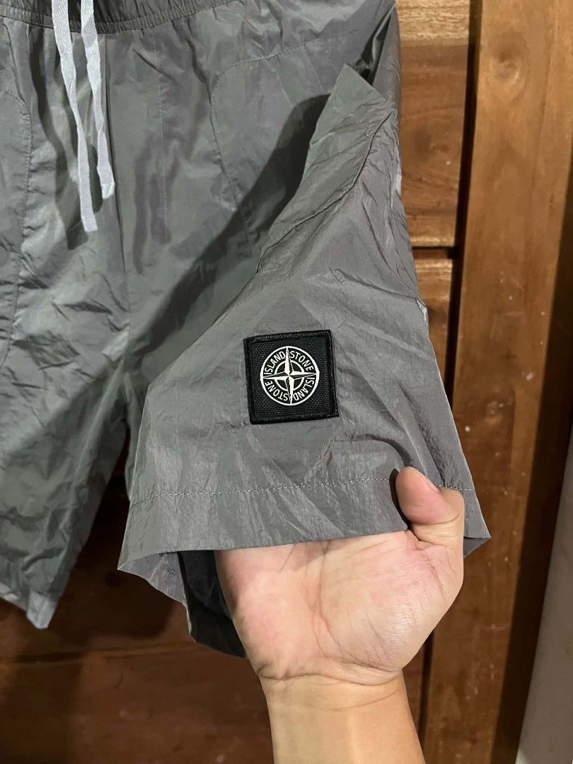 STONE ISLAND NYLON SHORT (Category: Shorts) located in Tagum. Submitted by danelle_closet1106 (Listing ID 1470771552, Image 2). Description: GOOD AS NEW SIZE:MEDIUM 10/10 COLOR RATE VER MINIMAL ISSUE LANG SEE LAST 2 PICS NOT VISIBLE.