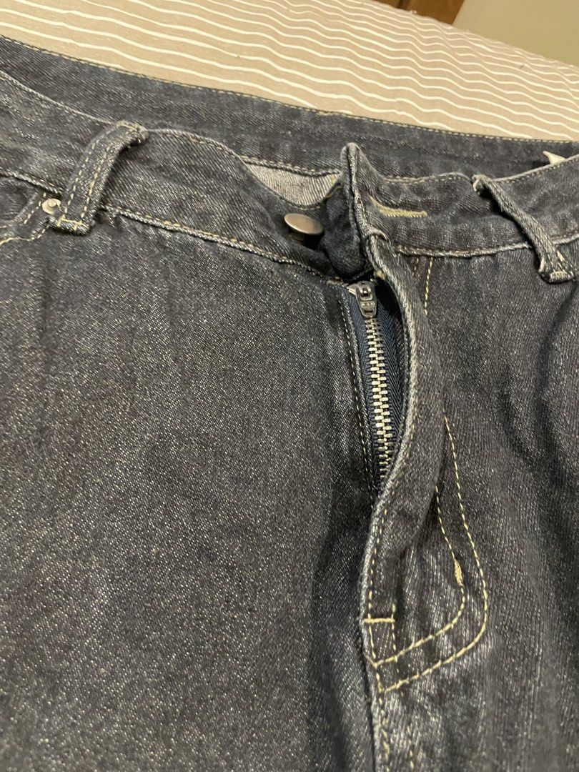 Strevra wide leg jeans (Category: Jeans) located in Las Pinas. Submitted by francesaly (Listing ID 1470787010, Image 2). Description: .