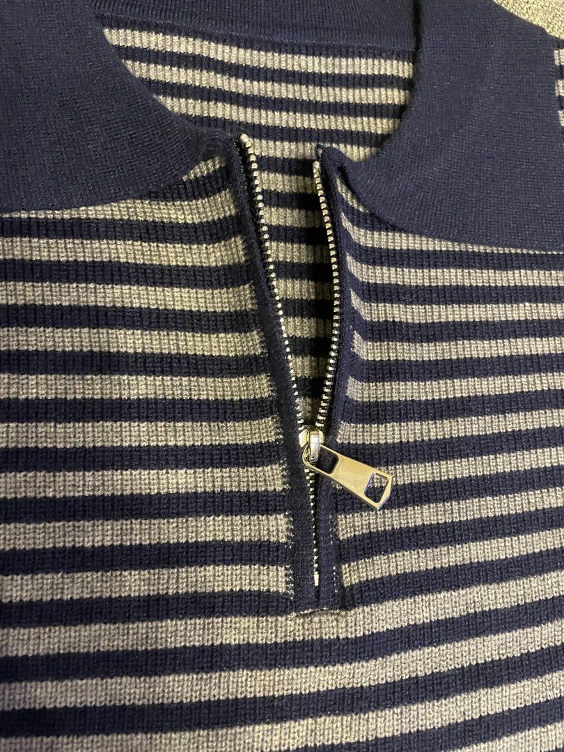 Stripes Ribbed Knit Sleeveless Top (Category: Sleeveless) located in Quezon City. Submitted by mfordma (Listing ID 1470870605, Image 3). Description: BRAND NEW Originally bought for 450.00 Doing a little closet decluttering! ✨ Letting go of some pieces that are still in great condition and looking for a new home. 🤍 Brand: No Brand (from China) Size: Free size Color: Navy and Gray Description: - Very stretchable striped ribbed knit fabric - Sleev
