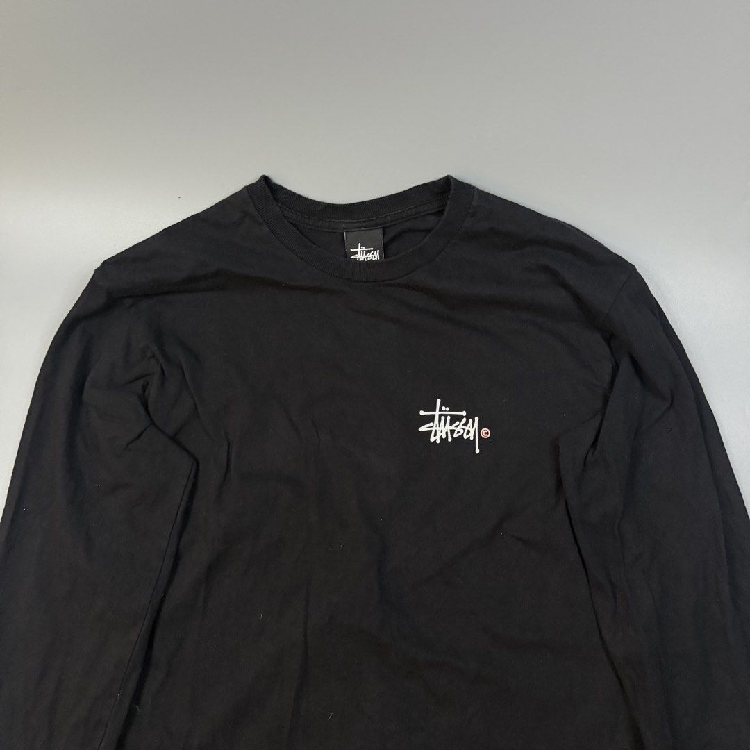 Stussy - Crewneck Sweatshirt w/ Backhit (Category: Coats, Jackets and Outerwear) located in Paranaque City. Submitted by millennial_goodz (Listing ID 1470907555, Image 2). Description: WTS Stussy - Crewneck Sweatshirt w/ Backhit Size Medium Dimensions: 19" / 28" Excellent condition Authentic DM.