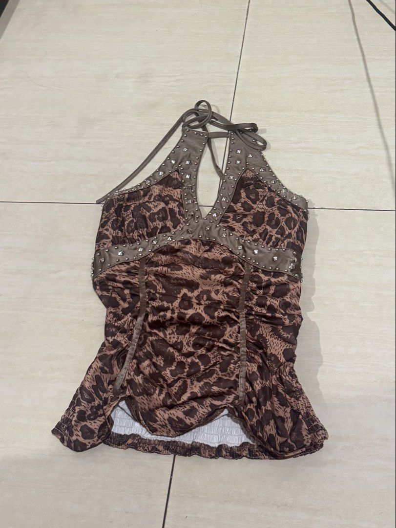 Summer Vintage Leopard Print Halter Neck Top (Category: Others Tops) located in Manila. Submitted by misty186 (Listing ID 1470794246, Image 1). Description: .