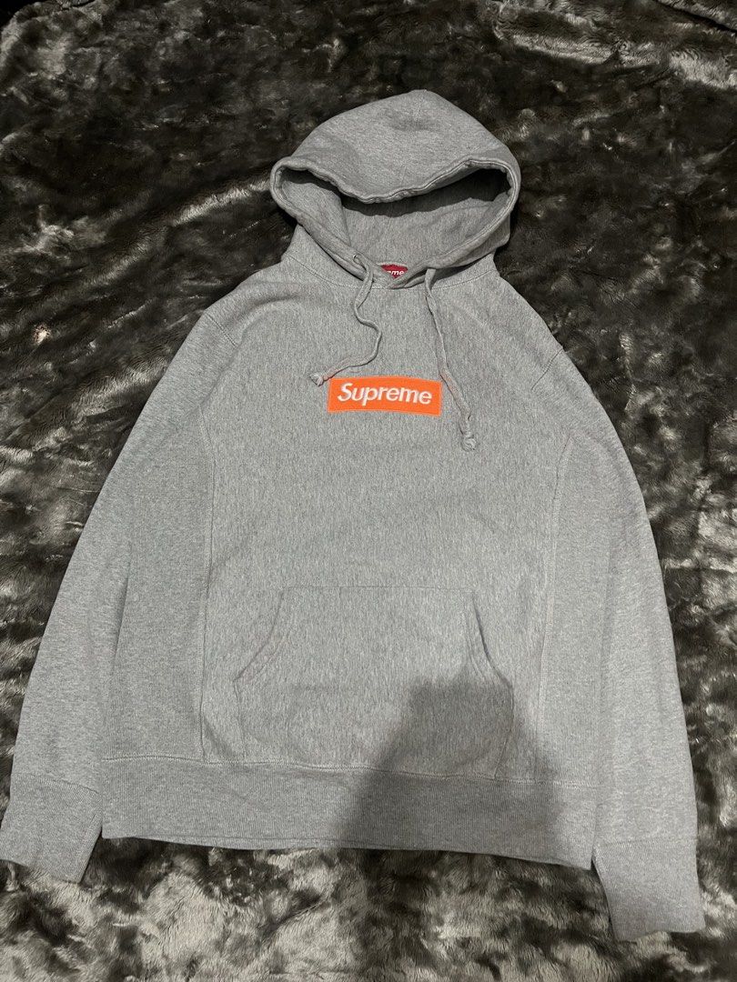 Supreme FW17 Orange box logo (Category: Coats, Jackets and Outerwear) located in Pasay City. Submitted by metro_thrift (Listing ID 1470776709, Image 1). Description: no issue 22x27 bbew condi authentic.