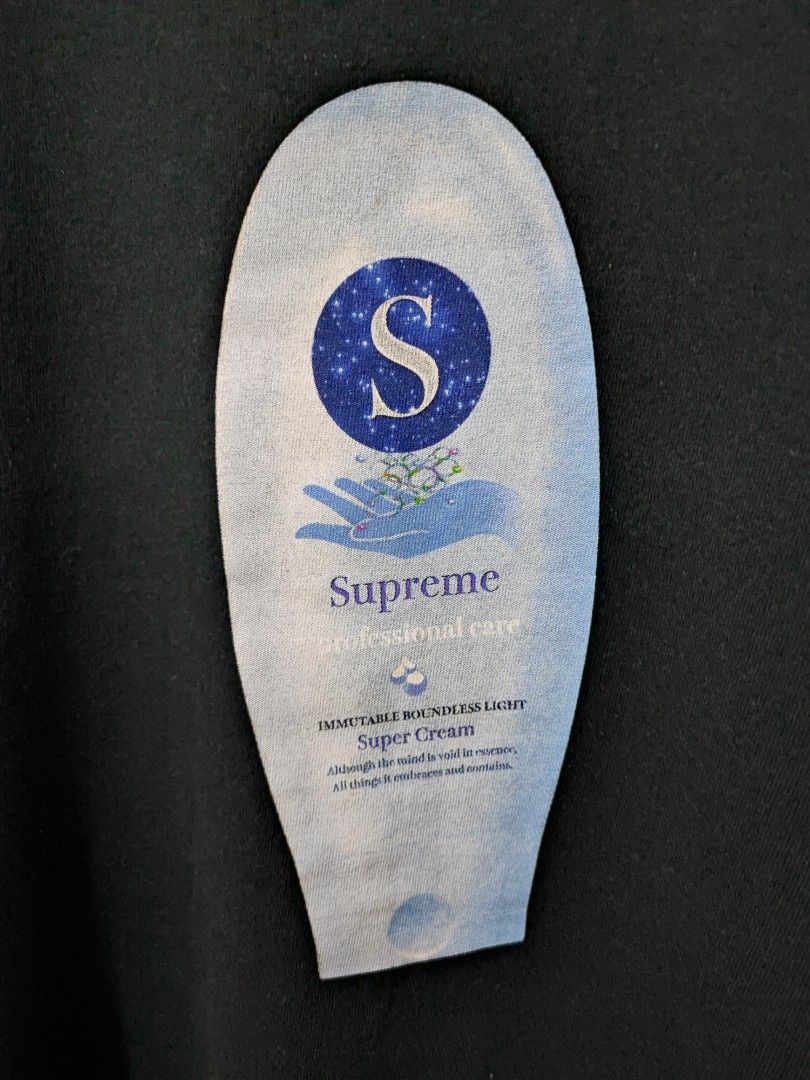 SUPREME SUPER CREAM TEE FW19 (Category: Tshirts & Polo Shirts ) located in Iloilo. Submitted by gooddimes (Listing ID 1470922186, Image 2). Description: Supreme Super Cream Tee FW19 Authentic Size on tag: Large Dimes: 21.5x30L Issue/s: None Color rate: 9.5/10 Like new condition ₱1,799 +sf Reminders: - All items are thrifted, please manage your expectations - Color may vary due to lighting - Please wash before using the item - Due to different per