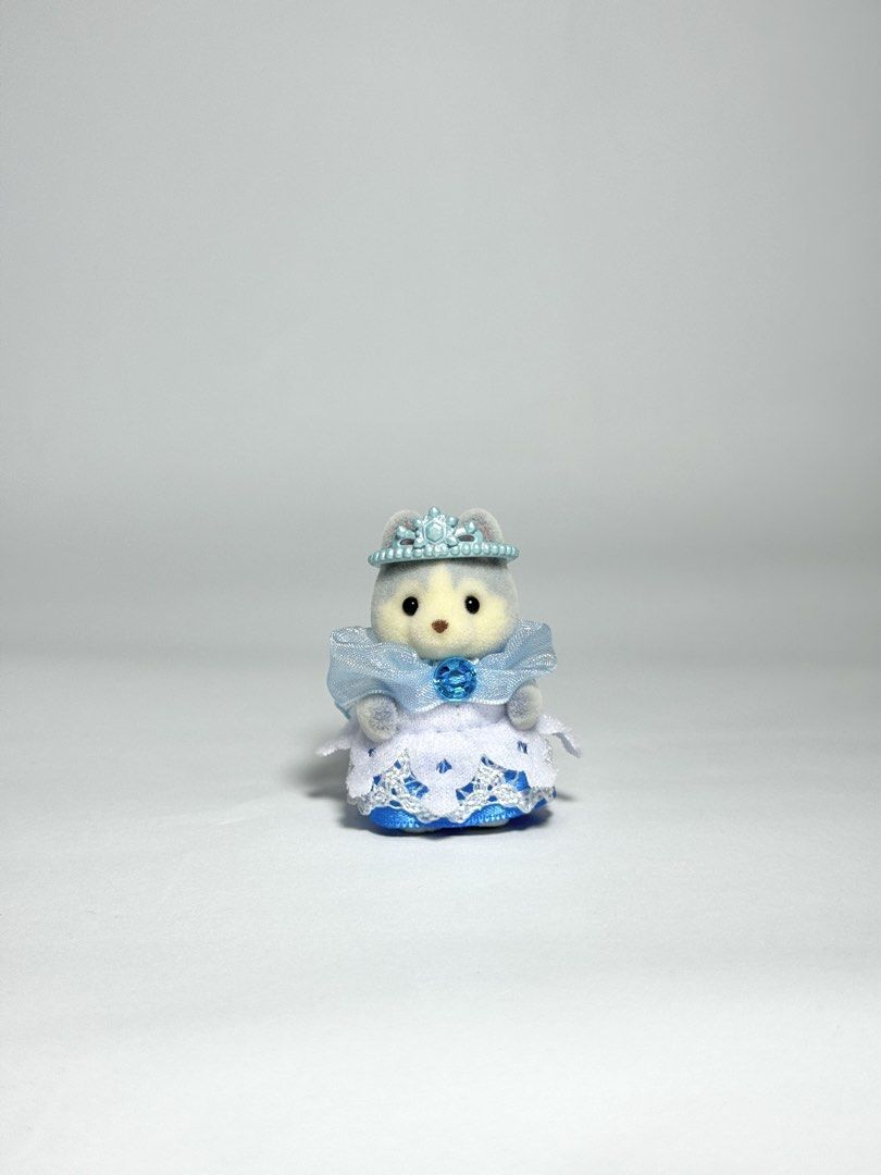 Sylvanian Families Husky Princess (Category: Figurines & Statues) located in Manila. Submitted by spacepigchicken (Listing ID 1470833967, Image 1). Description: .