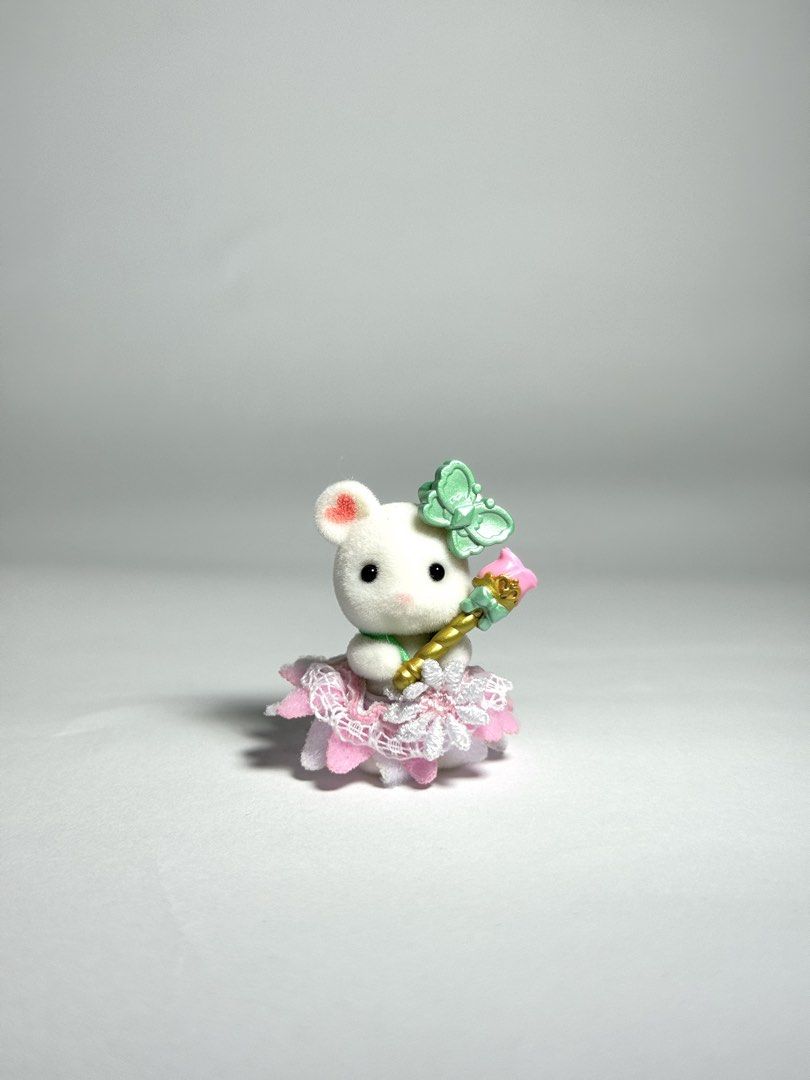 Sylvanian Families Mouse Princess (Category: Figurines & Statues) located in Manila. Submitted by spacepigchicken (Listing ID 1470833963, Image 1). Description: .