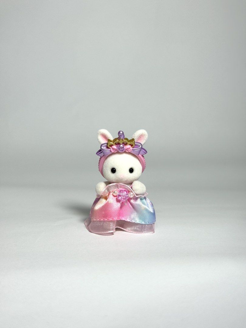 Sylvanian Families Snow Rabbit Princess (Category: Figurines & Statues) located in Manila. Submitted by spacepigchicken (Listing ID 1470833965, Image 1). Description: .