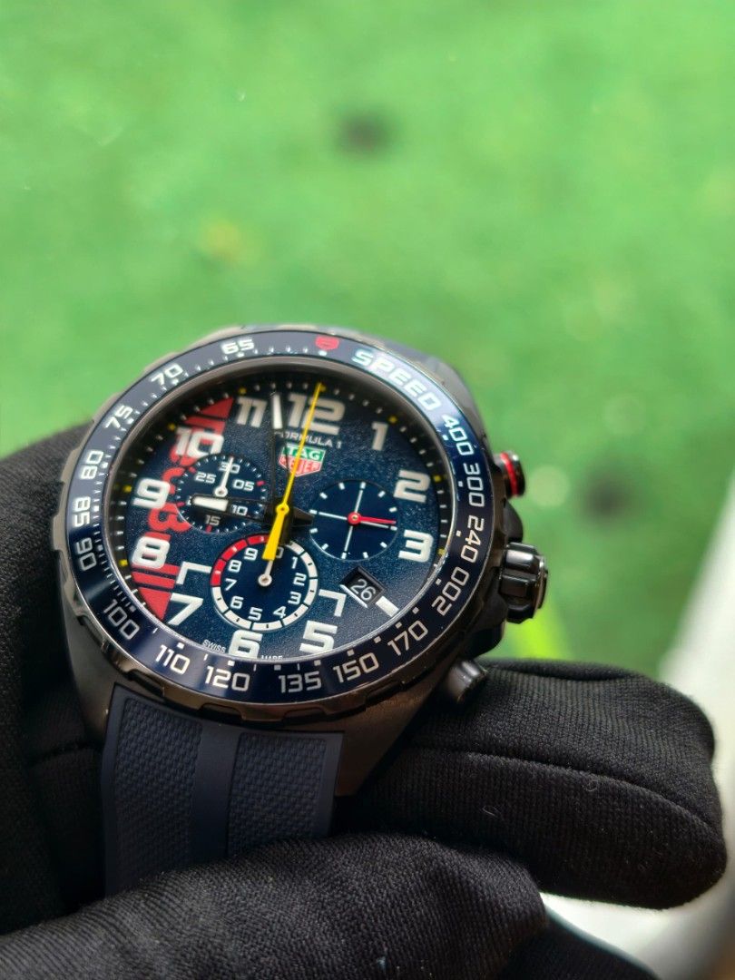 TAG Heuer Formula 1 Chronograph x Oracle Red Bull Racing Special ...