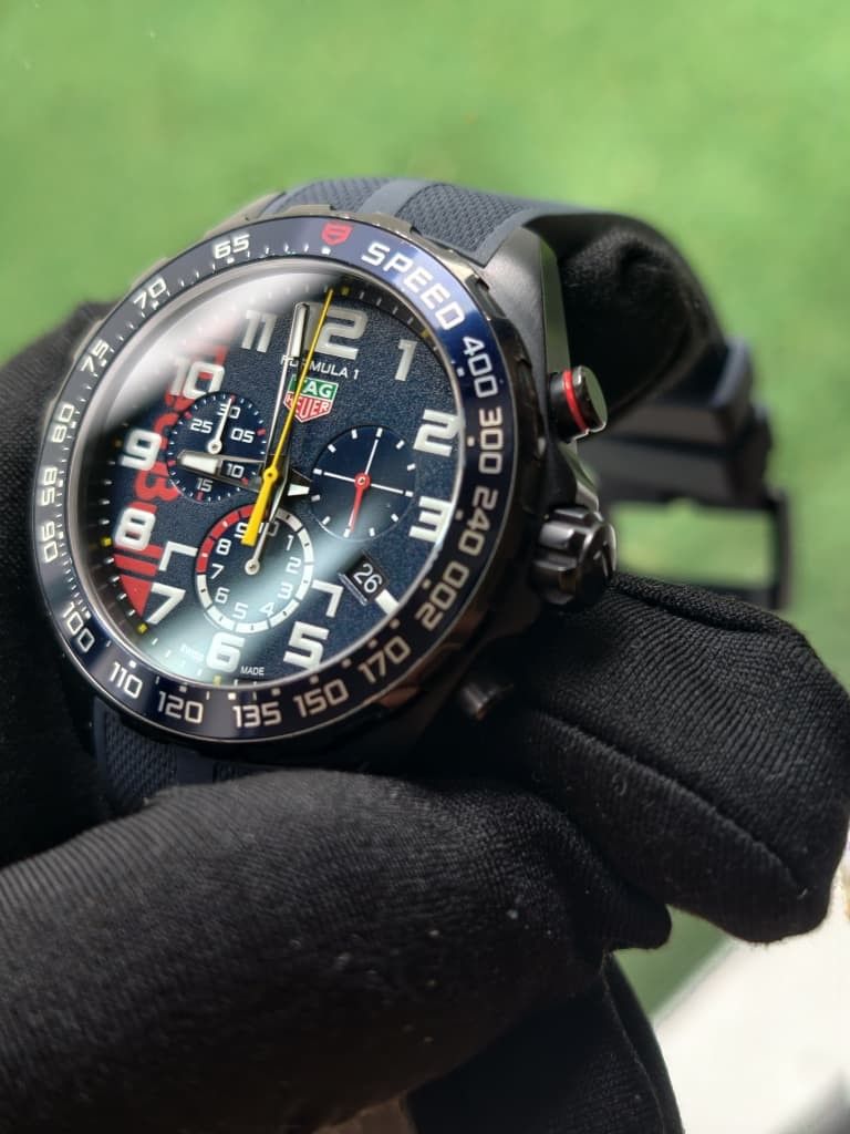 TAG Heuer Formula 1 Chronograph x Oracle Red Bull Racing Special ...