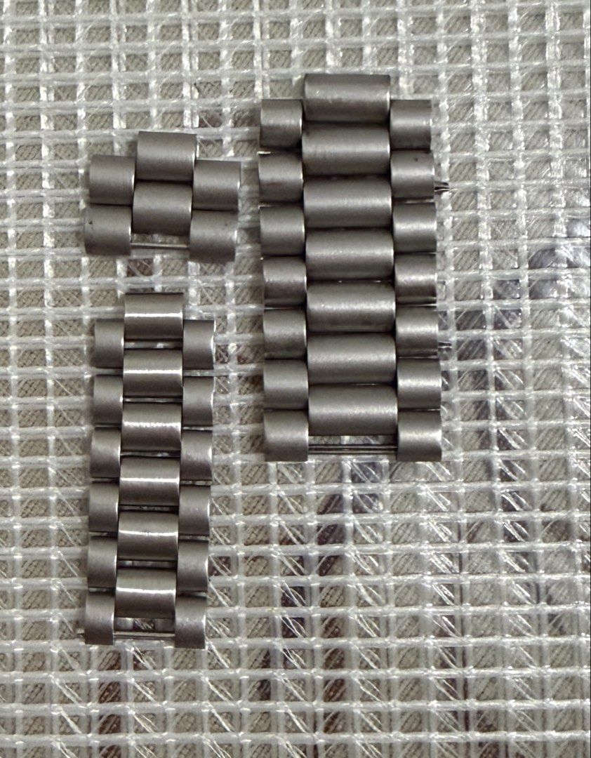 TAG Heuer Parts (Category: Women's Watches) located in Cavite. Submitted by mb7_0 (Listing ID 1470832269, Image 3). Description: Price starts at 800 All original parts.