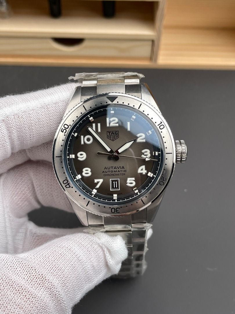 TAG Heuer Vintage Series（from cn) (Category: Men's Watches) located in Mandaluyong City. Submitted by oddcrystal-2bc533 (Listing ID 1470827896, Image 1). Description: TAG Heuer Vintage Series / 42mm / SW200 Movement / Three Straps In stock (from China).