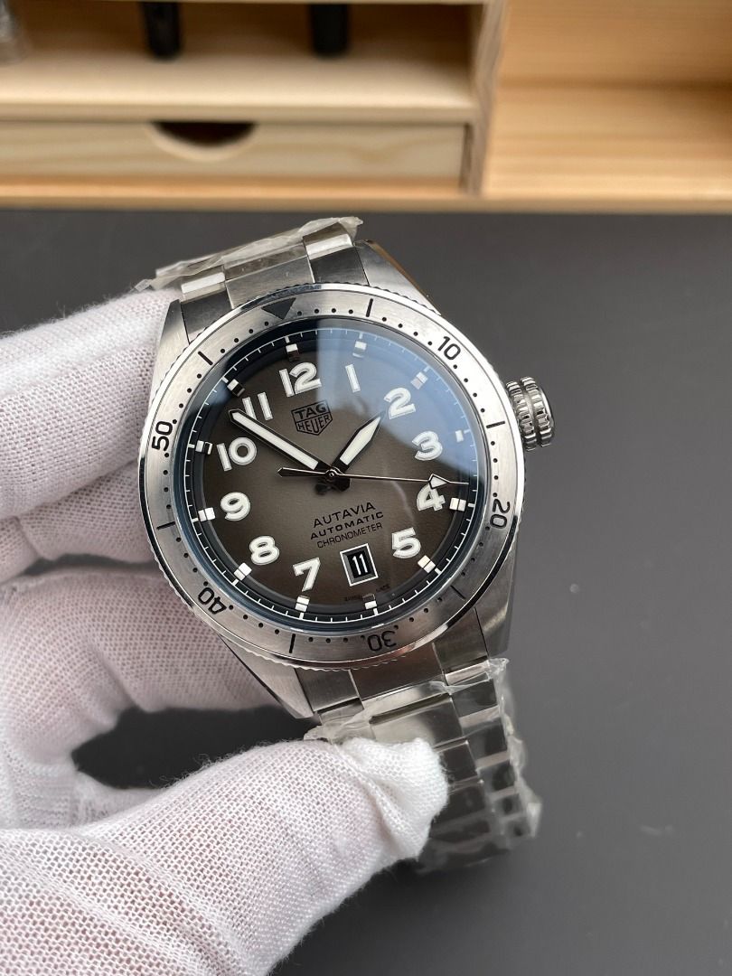 TAG Heuer Vintage Series（from cn) (Category: Men's Watches) located in Mandaluyong City. Submitted by oddcrystal-2bc533 (Listing ID 1470827896, Image 2). Description: TAG Heuer Vintage Series / 42mm / SW200 Movement / Three Straps In stock (from China).