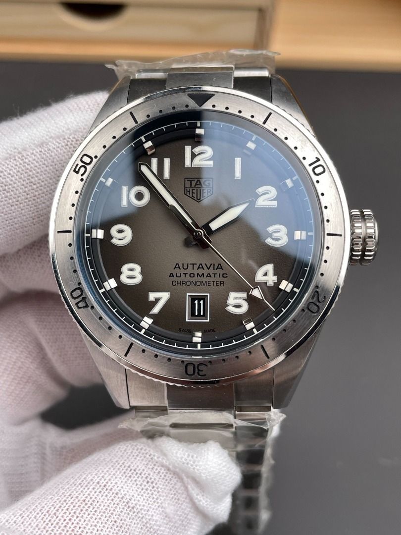 TAG Heuer Vintage Series（from cn) (Category: Men's Watches) located in Mandaluyong City. Submitted by oddcrystal-2bc533 (Listing ID 1470827896, Image 3). Description: TAG Heuer Vintage Series / 42mm / SW200 Movement / Three Straps In stock (from China).