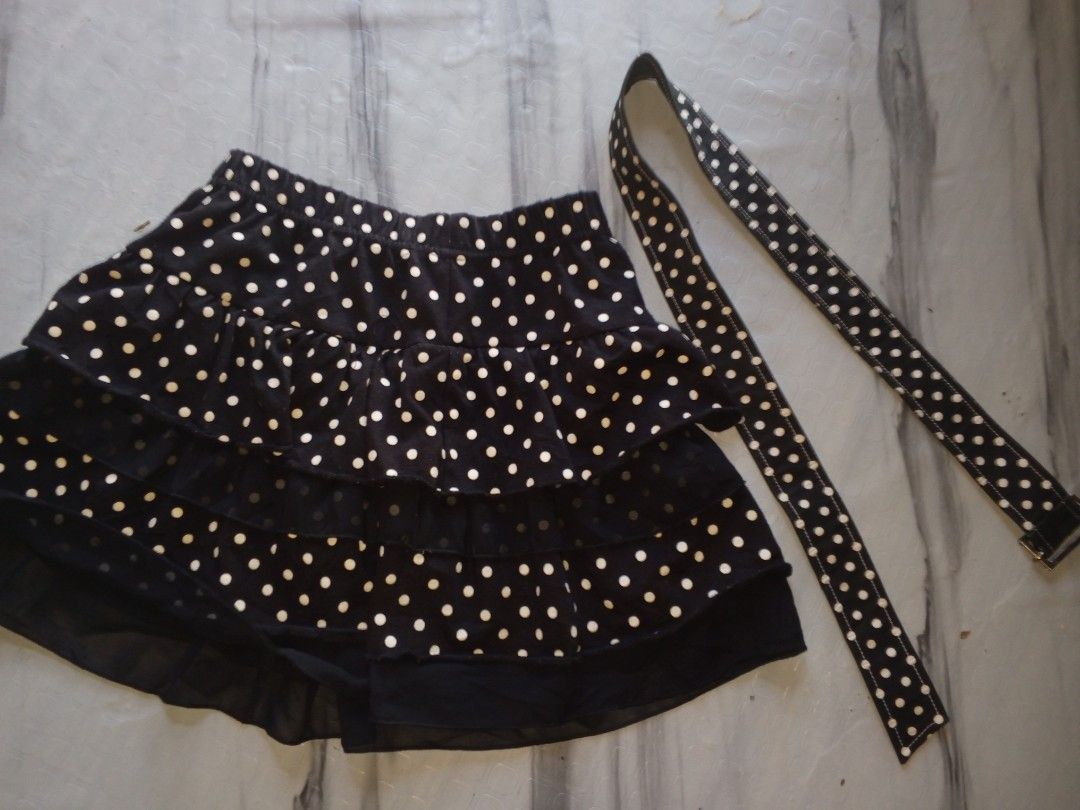 TAKE ALL SKIRT AND BELT (Category: Skirts) located in San Carlos City. Submitted by sweetfurie (Listing ID 1470776542, Image 2). Description: .