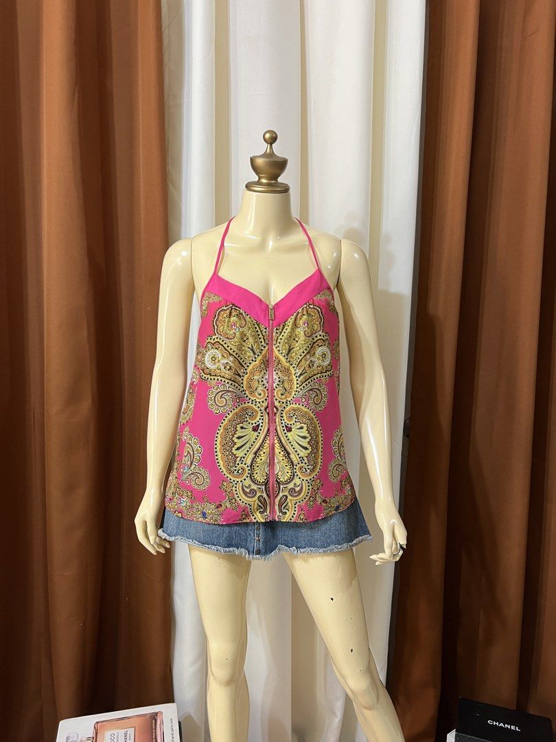 Ted Baker Top Orig💯 (Category: Luxury Apparel) located in Cebu City. Submitted by sexyclosetph2.0 (Listing ID 1470858614, Image 2). Description: Orig💯 Like new condition Color rate 10/10 No issues Small on tag .