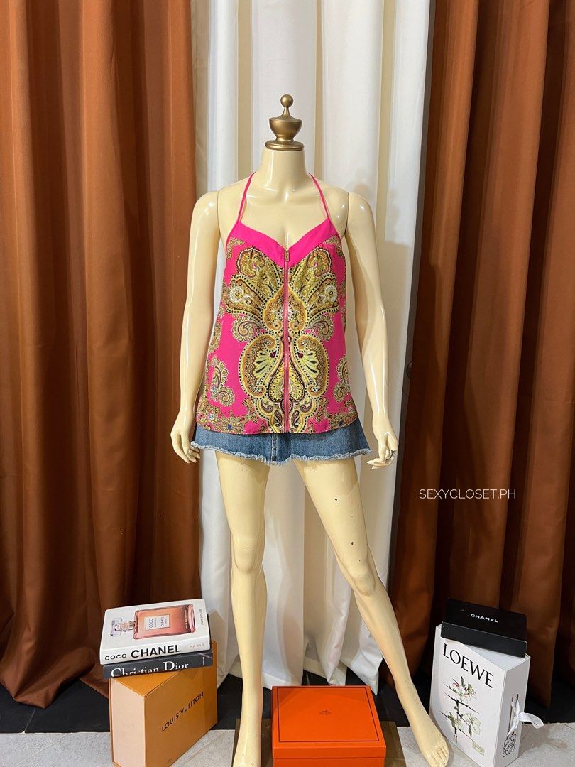 Ted Baker Top Orig💯 (Category: Luxury Apparel) located in Cebu City. Submitted by sexyclosetph2.0 (Listing ID 1470858614, Image 1). Description: Orig💯 Like new condition Color rate 10/10 No issues Small on tag .