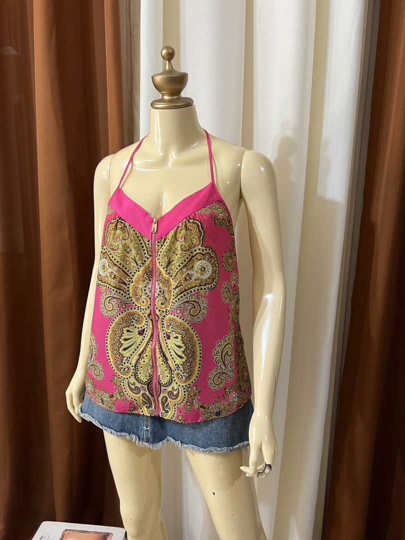 Ted Baker Top Orig💯 (Category: Luxury Apparel) located in Cebu City. Submitted by sexyclosetph2.0 (Listing ID 1470858614, Image 3). Description: Orig💯 Like new condition Color rate 10/10 No issues Small on tag .