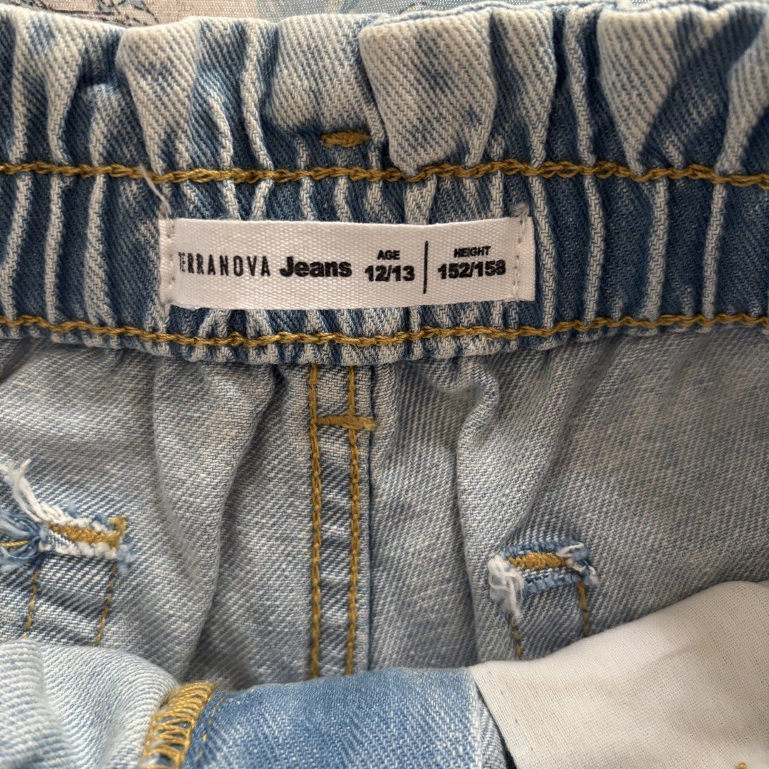 Terranova Kids Denim Shorts (Category: Babies & Kids Fashion) located in Pasig City. Submitted by uyamuya (Listing ID 1470760634, Image 3). Description: Brand: Terranova Kids Size: 12-13 years old (152-158cm height).