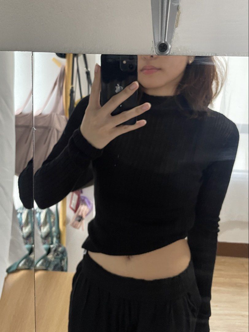 Terranova sheer long sleeves mock neck top (Category: Longsleeves) located in Marikina City. Submitted by secondsbydominique (Listing ID 1470824558, Image 3). Description: Terranova sheer long sleeves mock neck top ₱150 - size xs - never worn, just fitted - bnew.