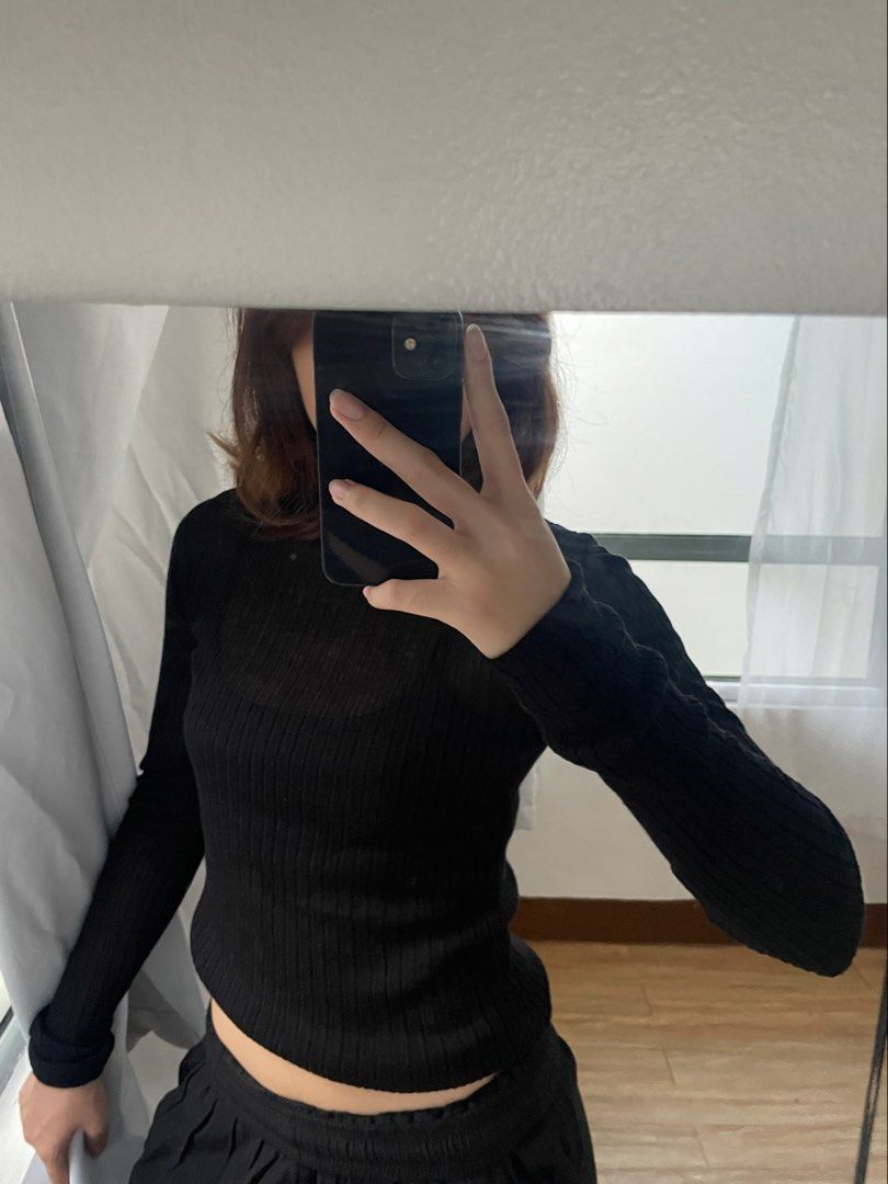 Terranova sheer long sleeves mock neck top (Category: Longsleeves) located in Marikina City. Submitted by secondsbydominique (Listing ID 1470824558, Image 2). Description: Terranova sheer long sleeves mock neck top ₱150 - size xs - never worn, just fitted - bnew.