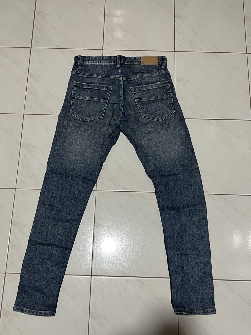 Terranova Skinny Jeans (Category: Jeans) located in Cabuyao City. Submitted by kenzythrift_ (Listing ID 1470786479, Image 3). Description: Terranova Skinny Jeans size 30 need wash 450 freeship.