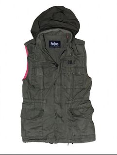 (Category: ) located in . Submitted by thriftowear98 (Listing ID 1470745258, Image 1). Description: .
