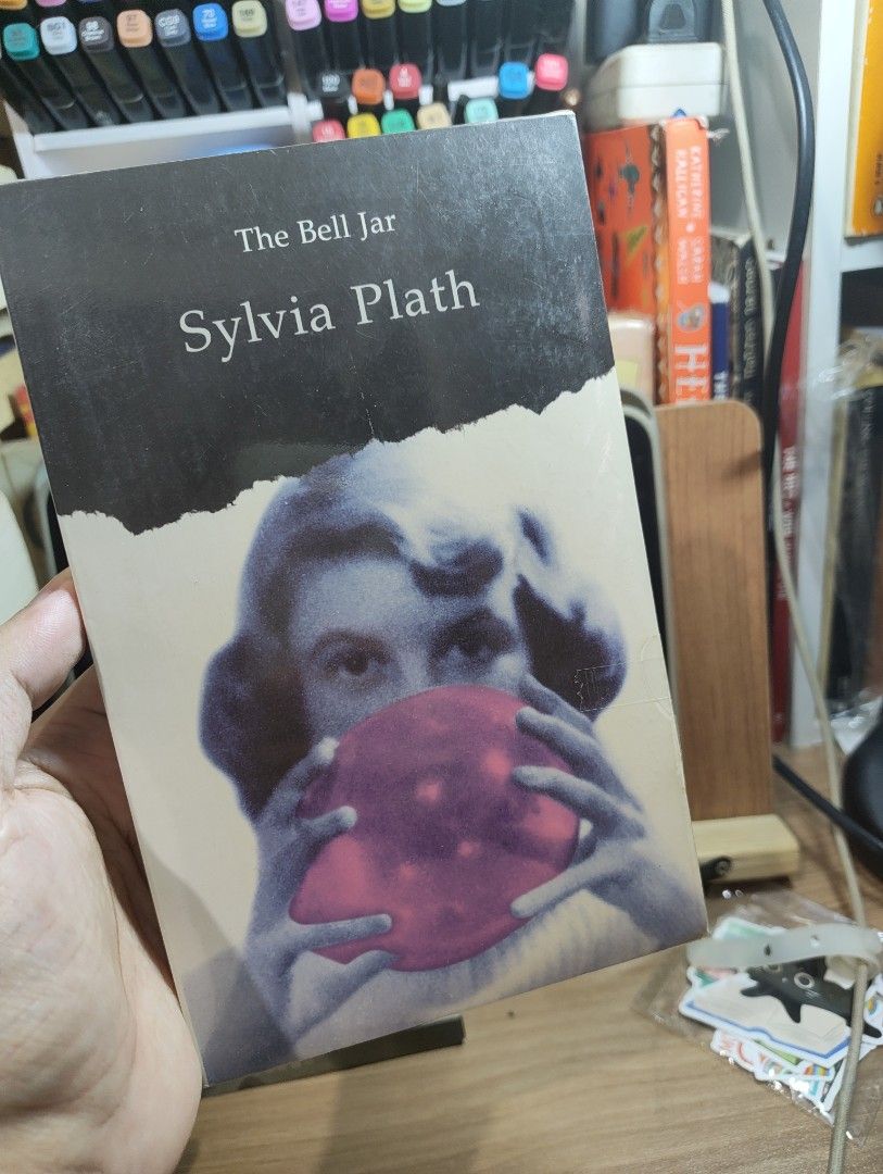 The Bell Jar Sylvia Plath paperback novel (Category: Storybooks) located in Valenzuela. Submitted by thenextreader (Listing ID 1470882775, Image 1). Description: - Title: The Bell Jar by Sylvia Plath - Format: Paperback with iconic pink bubblegum cover art - Condition: Clean pages, intact binding, like new, sealed-ish - Genre: Classic literature / Fiction - 440 only.