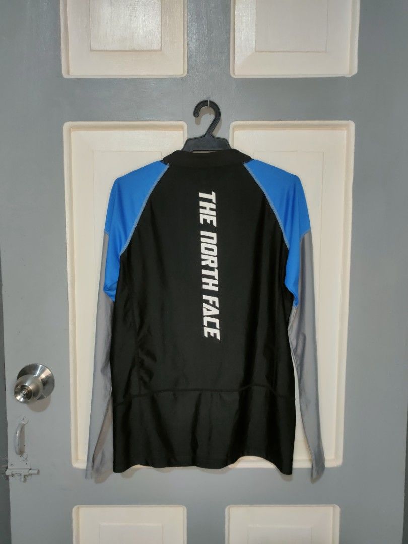 THE NORTH FACE (Category: Coats, Jackets and Outerwear) located in Davao. Submitted by LloydThrifter16 (Listing ID 1470835999, Image 2). Description: .