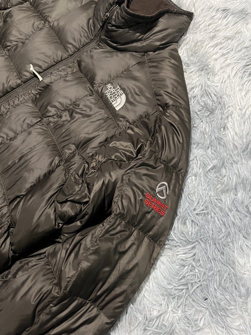 The North Face 800 Summit Series Puffer Jacket (Category: Coats, Jackets and Outerwear) located in Sasmuan (Sexmoan). Submitted by winterclothes.ph (Listing ID 1470784125, Image 3). Description: The North Face 800 Summit Series Puffer Jacket M on tag Width 23.5 Length 27 Excellent Condition .