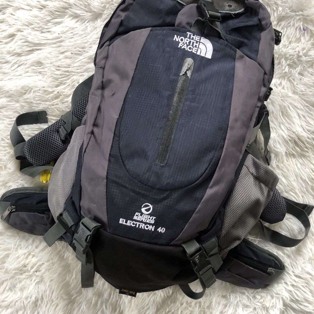The North Face Electron DarkBlue 40L (Category: Backpacks) located in Dasmarinas. Submitted by cjtan26 (Listing ID 1470910060, Image 3). Description: Forsale The North Face Electron 40L Good Condition Check Details - 1500 Loc Cavite Jnt / Lalamove.