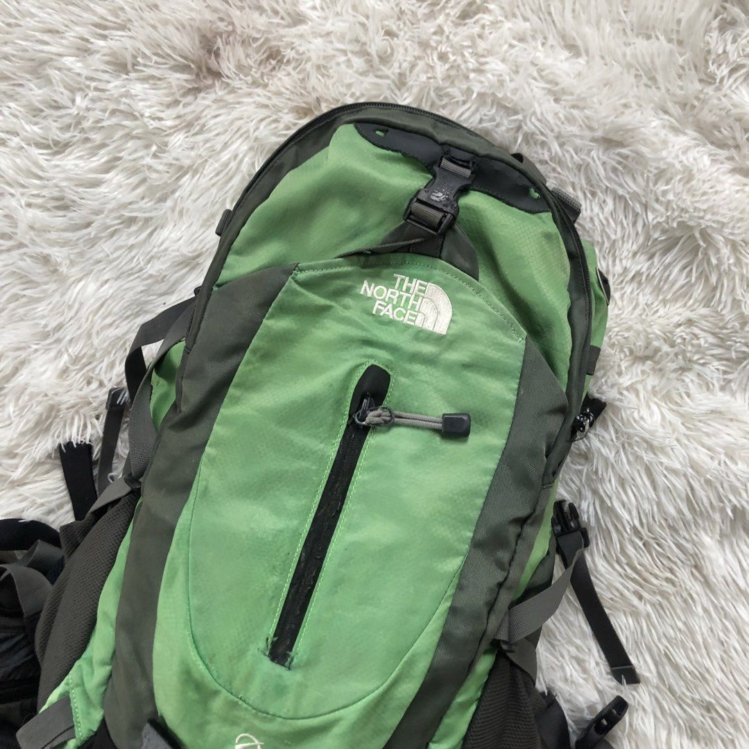 The North Face Electron Green 40L (Category: Backpacks) located in Dasmarinas. Submitted by cjtan26 (Listing ID 1470909727, Image 2). Description: Forsale The North Face Electron 40L Good Condition Check Details - 1500 Loc Cavite Jnt / Lalamove .