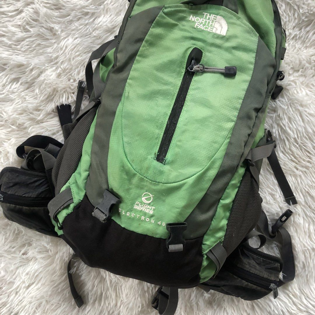 The North Face Electron Green 40L (Category: Backpacks) located in Dasmarinas. Submitted by cjtan26 (Listing ID 1470909727, Image 3). Description: Forsale The North Face Electron 40L Good Condition Check Details - 1500 Loc Cavite Jnt / Lalamove .
