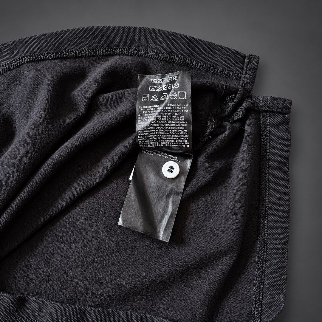 THE NORTH FACE POLO SHIRT (Category: Tshirts & Polo Shirts ) located in Taguig. Submitted by clarrk95 (Listing ID 1470893262, Image 3). Description: The North Face Polo Shirt Size: S-Asia (Tag) Length: 27inches Width: 17.5inches PRICE: ₱400 only! ✅ brandnew condition ✅ add shipping fee ✅ ignoring LP inquiry Shipping: Lalamove | J&T | LBC Location: Taguig📍 Payment: Gcash | Bank | Cash FB: THRFT IG: thrft_25 DM for more detailed pics.📩.