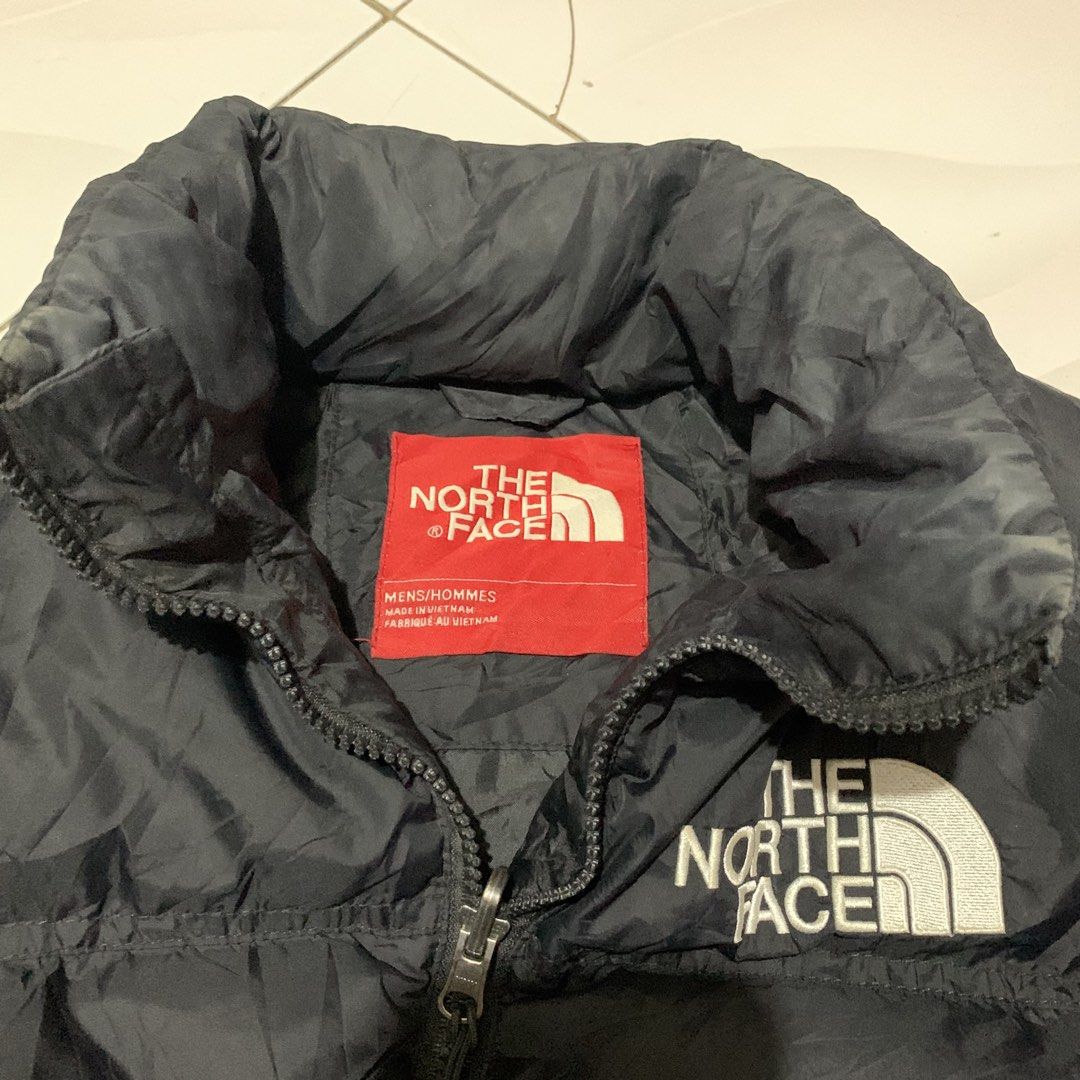 The North Face Puffer Jacket (Category: Coats, Jackets and Outerwear) located in Bacolod City. Submitted by dasmarinascarlo (Listing ID 1470901120, Image 3). Description: The Northface Puffer Jacket • Color: Black • Style: Puffer Jacket • Dimesions :Width 21.5 :Length 27 • Condition: Good Condition •Color rate: 9/10 📩 Message me for inquiries! 📦 Available for shipping. Please check the photos and measurements before purchasing..