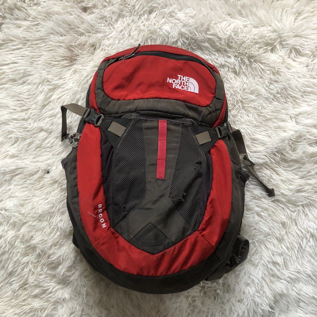 The North Face Recon 30L (Category: Backpacks) located in Dasmarinas. Submitted by cjtan26 (Listing ID 1470909335, Image 1). Description: Forsale The North Face Recon Red 30L Good Condition Check Details - 800 Loc Cavite Jnt / Lalamove.