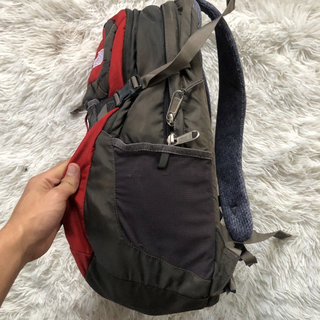 The North Face Recon 30L (Category: Backpacks) located in Dasmarinas. Submitted by cjtan26 (Listing ID 1470909335, Image 3). Description: Forsale The North Face Recon Red 30L Good Condition Check Details - 800 Loc Cavite Jnt / Lalamove.