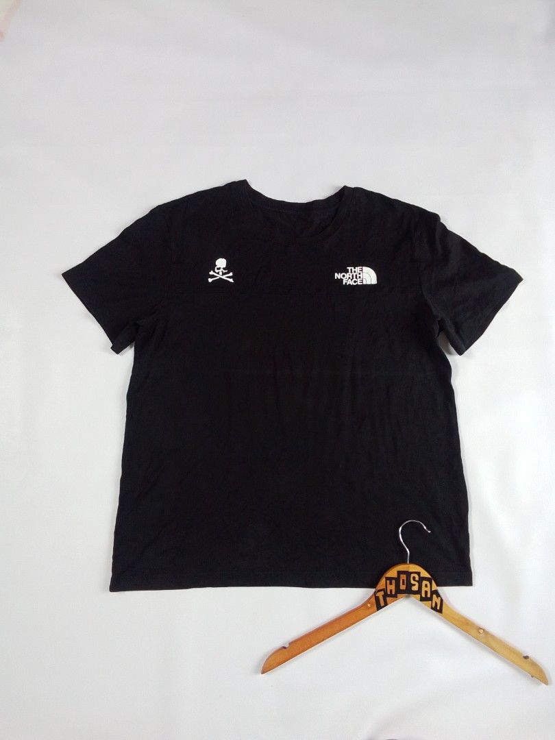 The North Face x Mastermind T-shirt Black (Category: Tshirts & Polo Shirts ) located in Malilipot. Submitted by santosbolofer (Listing ID 1470780079, Image 1). Description: The North Face x Mastermind T-shirt Black Medium on tag Length 26.7 Width 22 Verygood condition Issue sunfade neckline Line Fade sa harap Colorate cloth 9/10 400 plus sf.