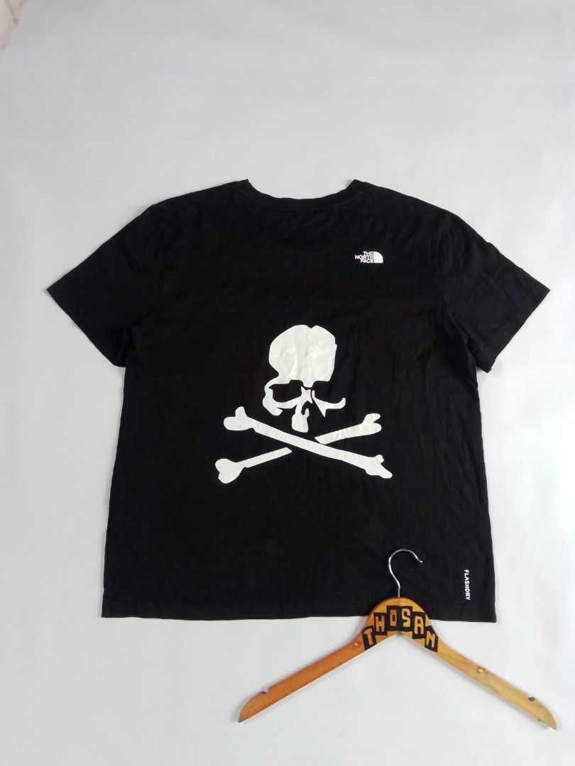 The North Face x Mastermind T-shirt Black (Category: Tshirts & Polo Shirts ) located in Malilipot. Submitted by santosbolofer (Listing ID 1470780079, Image 2). Description: The North Face x Mastermind T-shirt Black Medium on tag Length 26.7 Width 22 Verygood condition Issue sunfade neckline Line Fade sa harap Colorate cloth 9/10 400 plus sf.