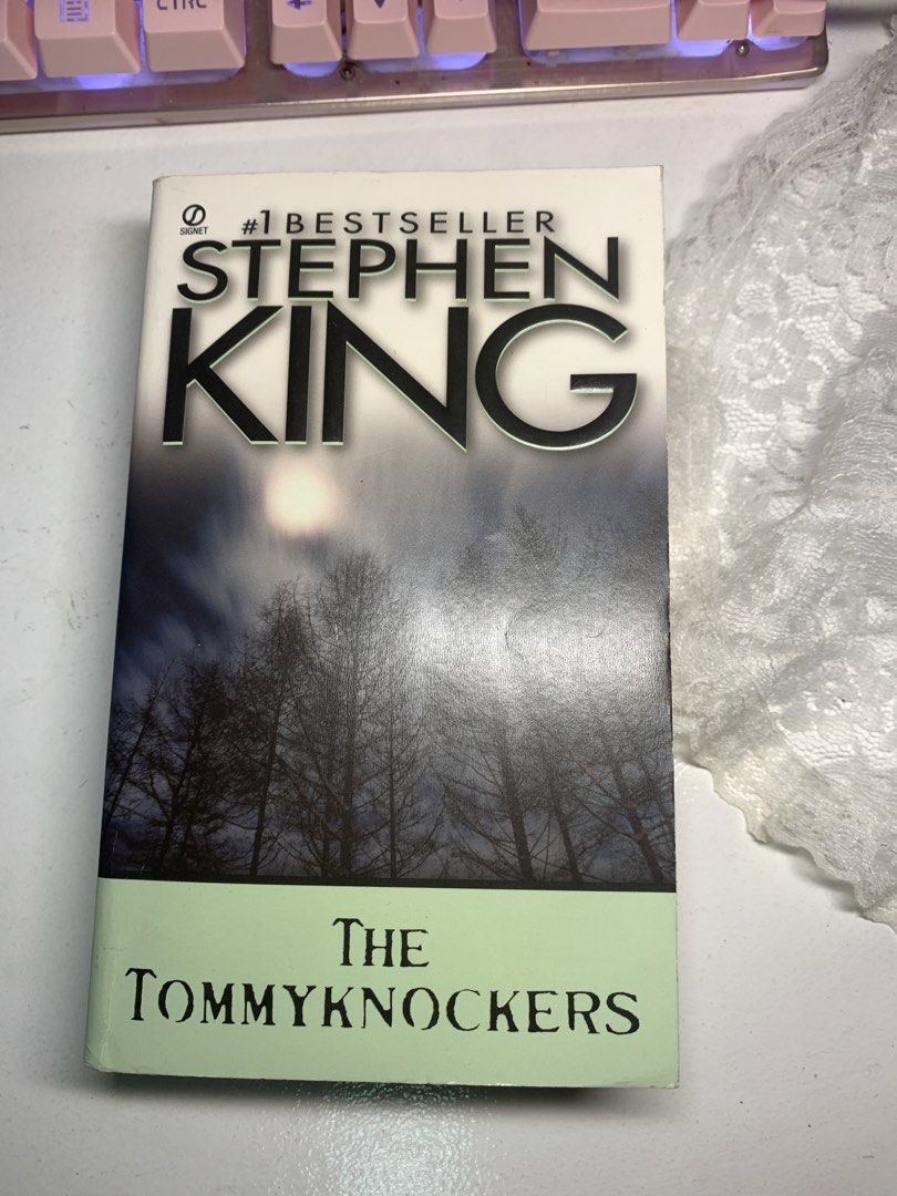 The Tommyknockers by Stephen King Paperback (Category: Storybooks) located in Manila. Submitted by metagrease.6 (Listing ID 1470856097, Image 1). Description: The Tommyknockers by Stephen King Published by New American Library, Penguin Group ISBN 978-0-451-15660-0 Has some slight yellowing on the pages but no damage RFS: Decluttering MOP: Gcash or Maya SF: Lalamove/Grab or J&T .