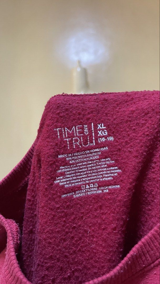 Time And Tru Red Sweatshirt Size Xlarge (Category: Coats, Jackets and Outerwear) located in Naga. Submitted by 2ndusedclothingstore (Listing ID 1470846958, Image 2). Description: - Brand: Time and Tru - Size: XL - Color: Solid maroon red - Fit: Relaxed fit with dropped shoulders - Details: Classic pullover style with ribbed cuffs and hem - Condition: Great for layering in cooler weather.