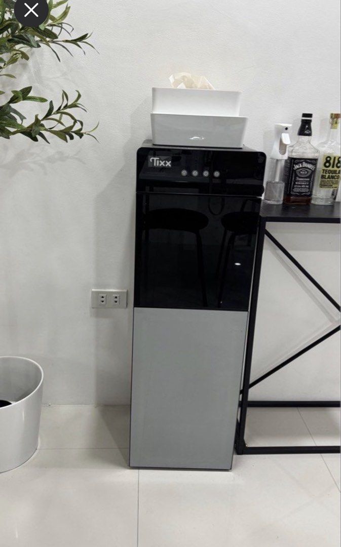 TIXX Bottom Load Water Dispenser (Category: Water Purifiers & Dispensers) located in Angono. Submitted by etherealsav (Listing ID 1470898135, Image 1). Description: .