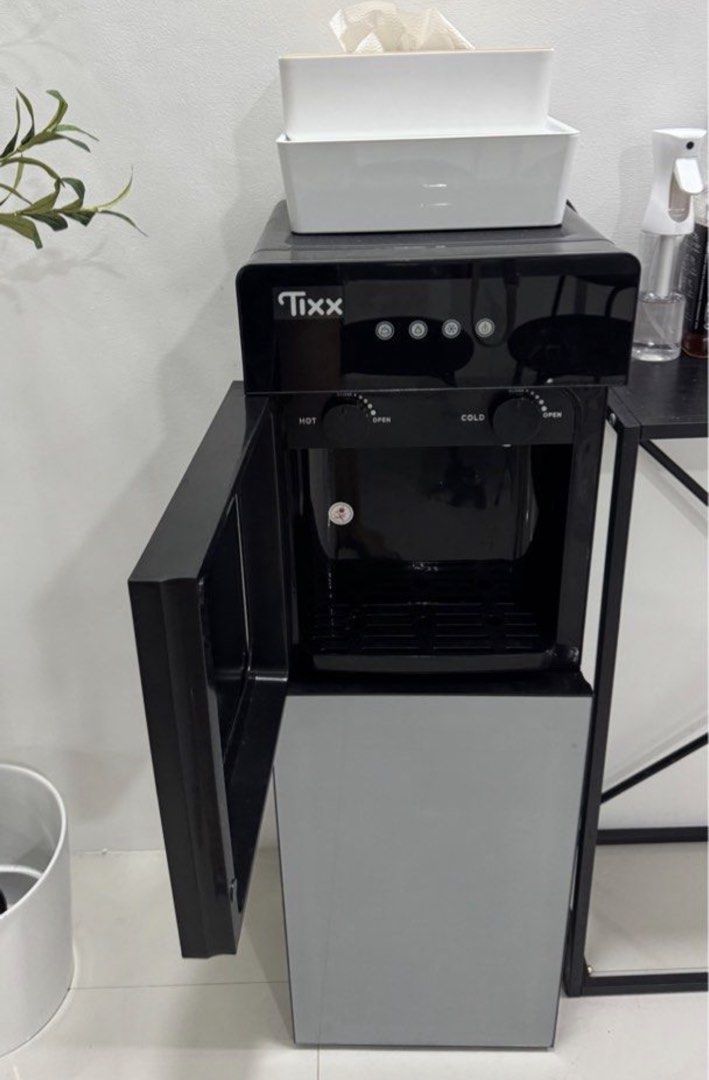 TIXX Bottom Load Water Dispenser (Category: Water Purifiers & Dispensers) located in Angono. Submitted by etherealsav (Listing ID 1470898135, Image 3). Description: .